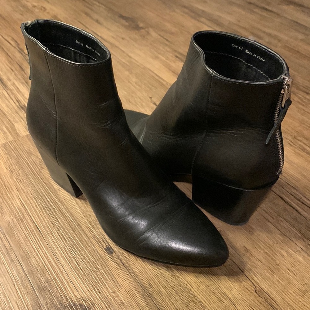 Dolce Vita "Coltyn" Ankle Boots 6.5